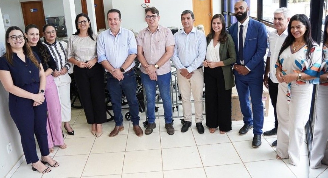 Luís do Hospital participa da entrega de 200 cadeiras de rodas e banho para a Saúde de Jaru